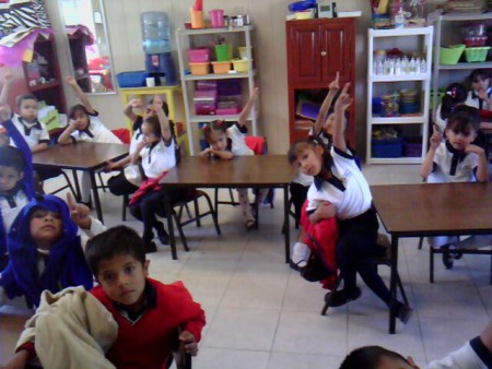 Campo: Pensamiento Matématico/ Desarrollo personal y social. Actividad: Entre todo el grupo se realizará en el pizarrón un reglamento, donde se involucrarón todos los niños, para acrodar cuáles serían las reglas para el laberinto. J. Gabriela Velázquez I.